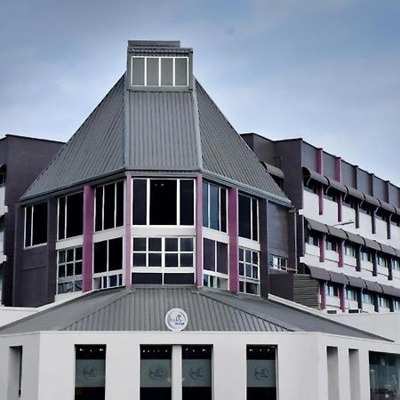 Peninsula International Hotel Suva Bagian luar foto