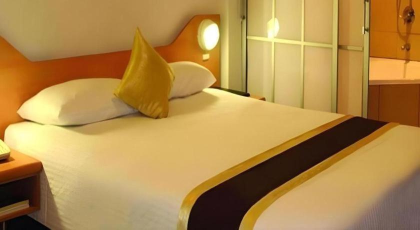 Peninsula International Hotel Suva Bagian luar foto